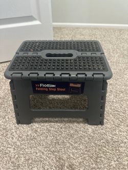 Foldable step stool