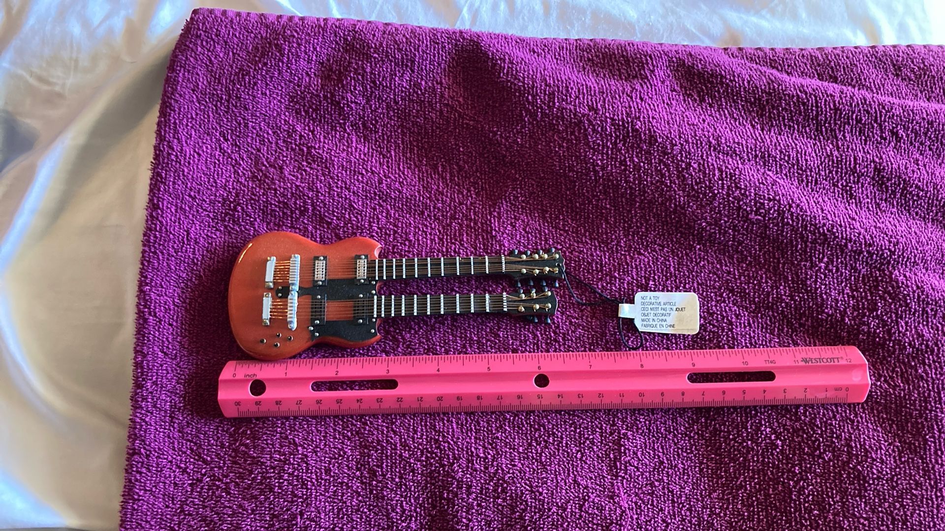 Guitar ornament