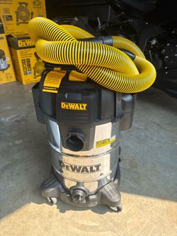 Dewalt 8 Gallon Wet/Dry Vacuum