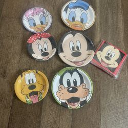 Mickey Plates
