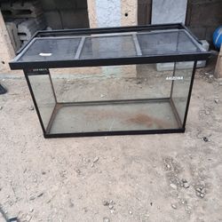 Reptile Aquarium 30x12x18 30gallon  Like New