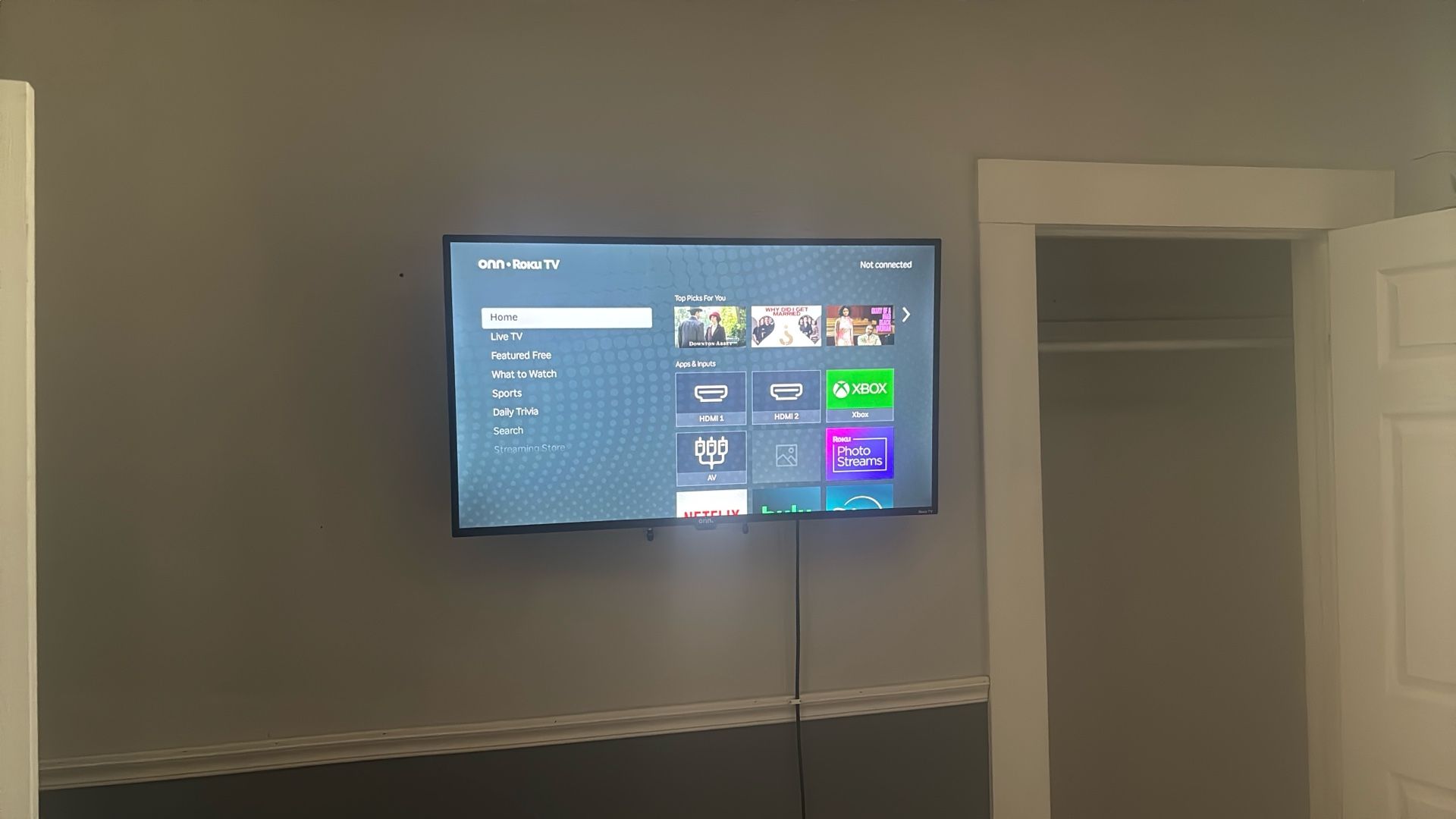 38” Onn Roku TV With Wall Mount