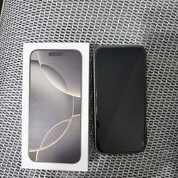 Unlocked 256gb iPhone16 pro max