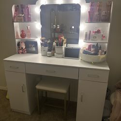 Vanity Barely Used! 