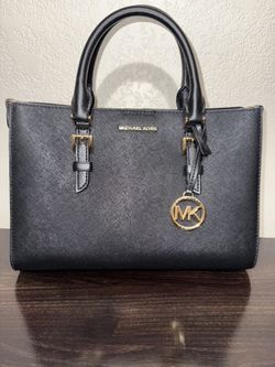 Sally Medium 2-in-1 Saffiano Leather