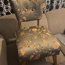Vintage Vanity  Chair 