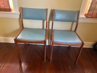 Mid-Century D-scan chairs