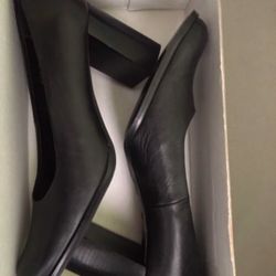 Ladies‘ New, Black, Leather Dress Shoes In Size 8.5