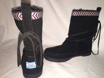 Toms suede boots size 5-6 like new "very nice"
