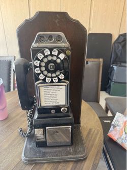 1960 vintage rotary phone