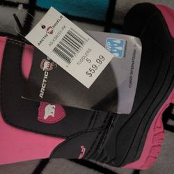 Snow Boots Size 5 Toddler Pink And Black Brand New