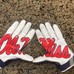 Ole Miss Collage Football Gloves. Size Is XL