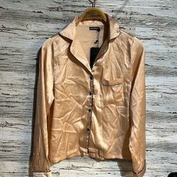 Prettylittlething  button up blouse size small
