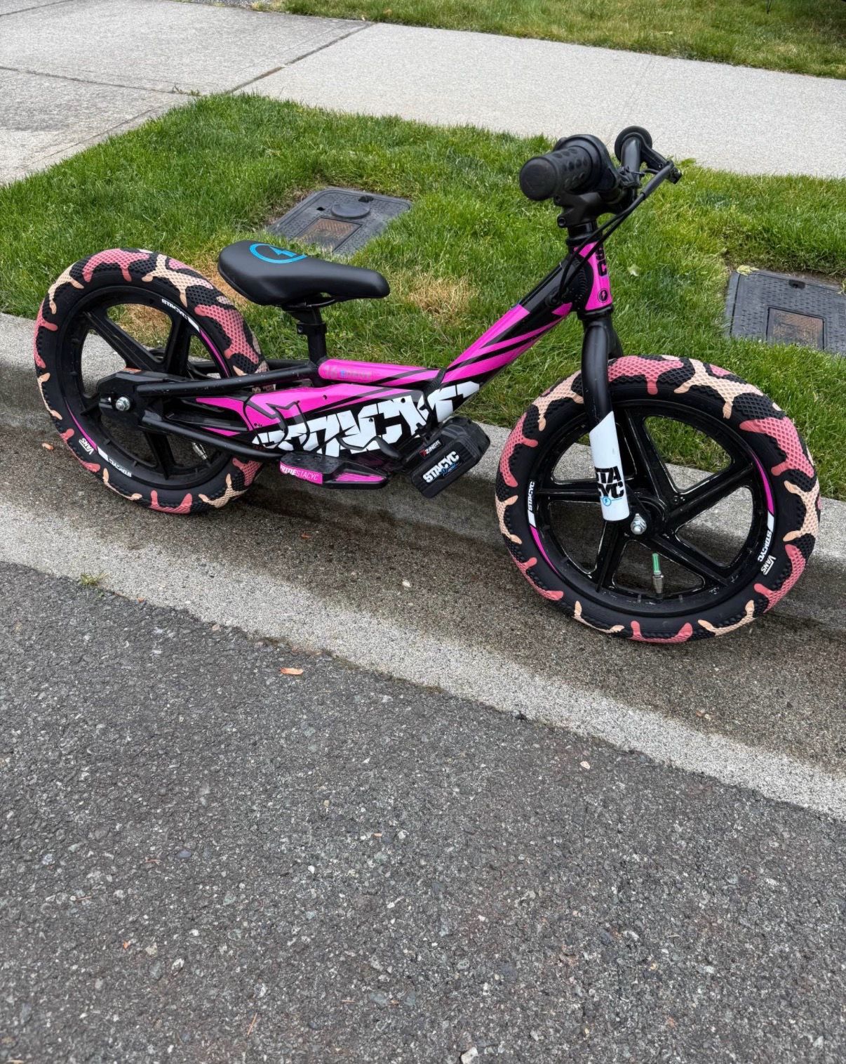 Stacyc 16edrive Kids Electric Bike 16