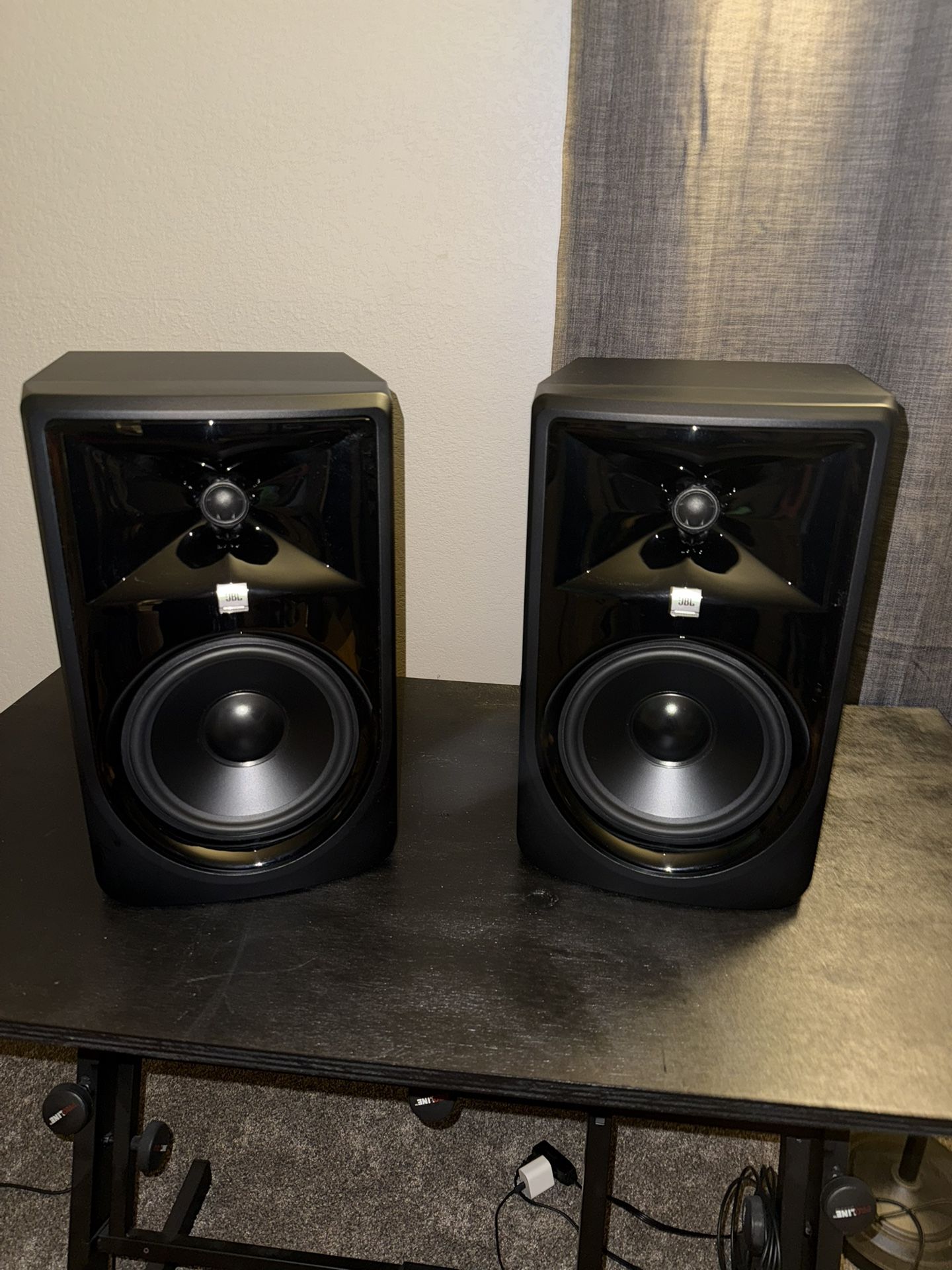 JBL 308P Mkll 8-inch Powered Studio Monitor$400