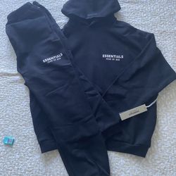 Essentials FW24 Set “Black” Sz Small