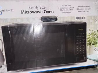 New Mainstays Familly Size Microwave
