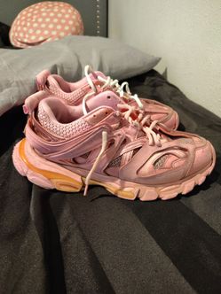 Balenciaga tracks pink size 7