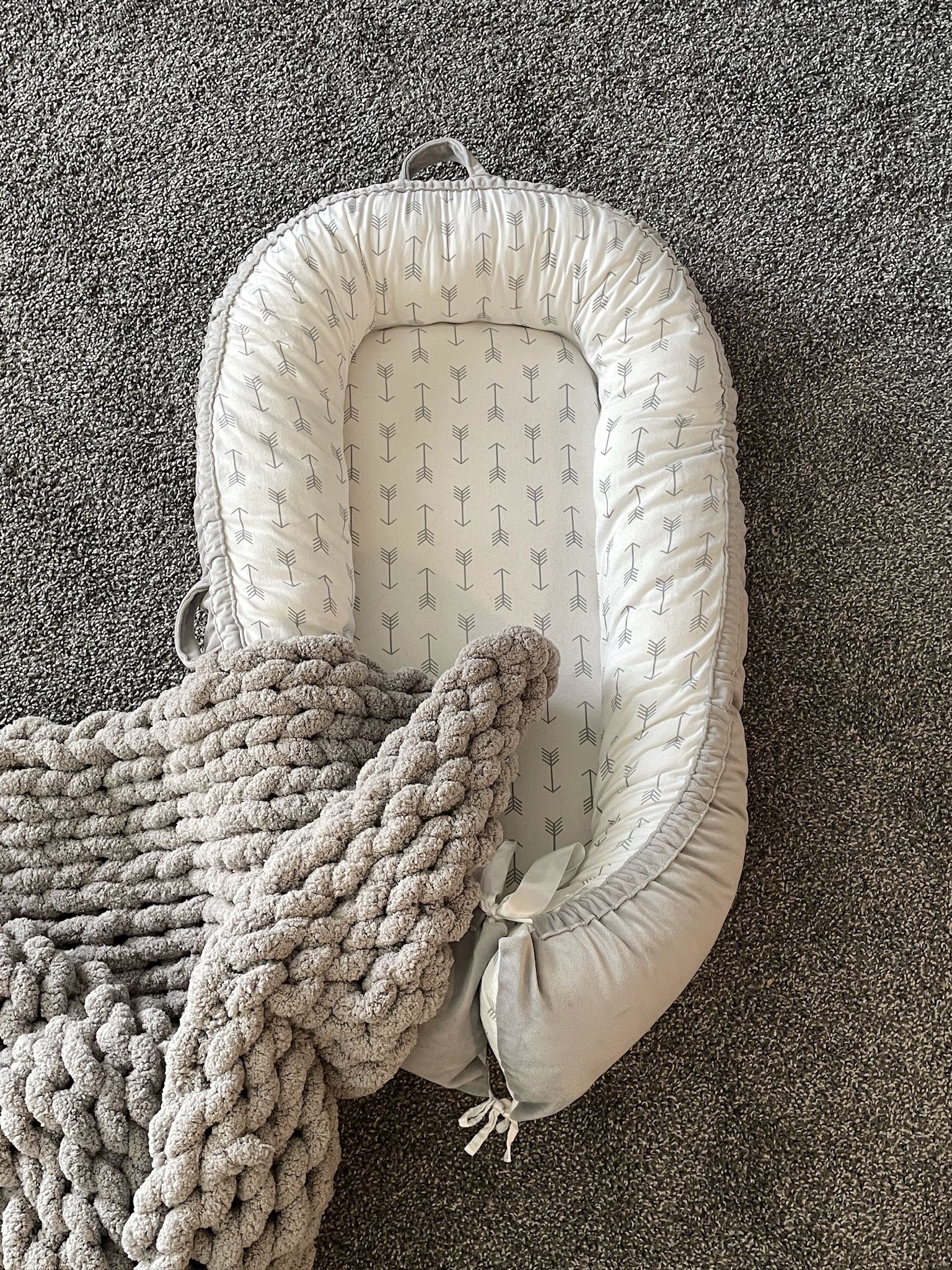 Baby Lounger / Infant Cushion – Clean + Excellent Condition