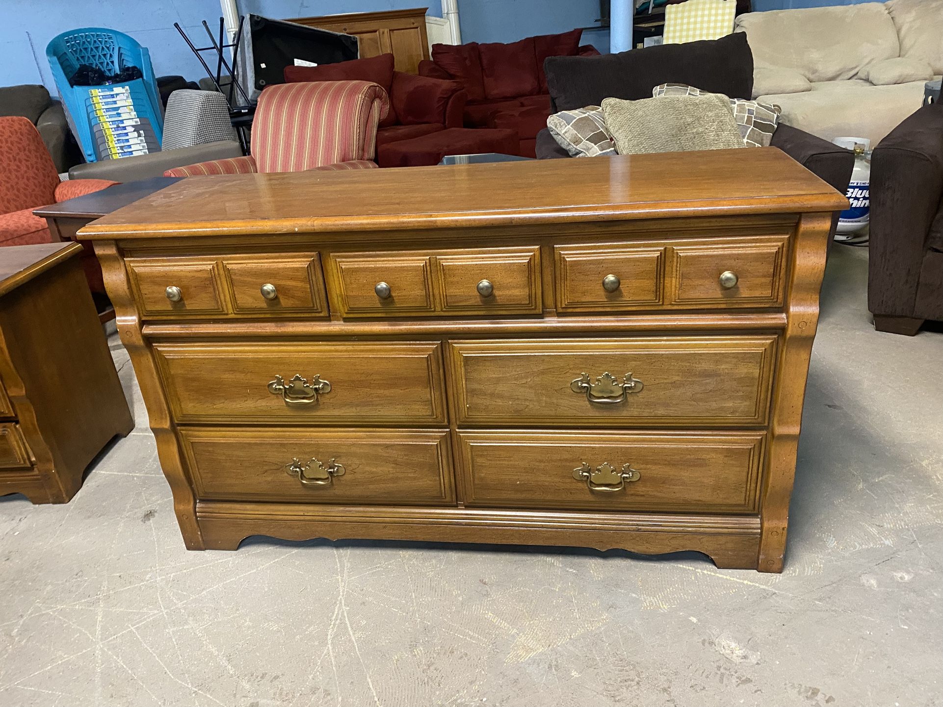 Nice real Wooden Dresser (delivery available, read details)