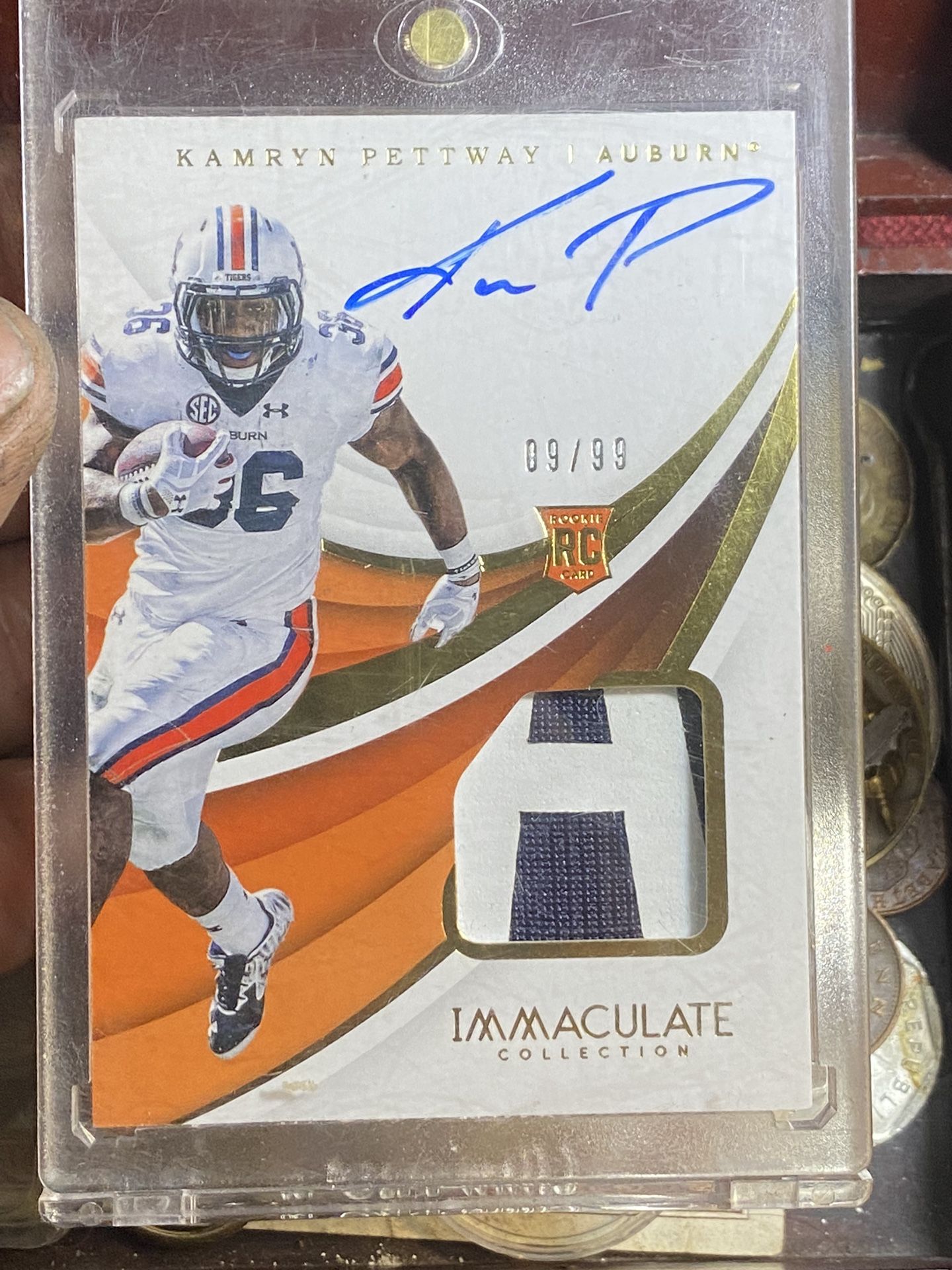 Auto rookie, immaculate Kamryn  pettway 09/90 on Card auto patch