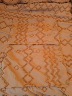 Queen bedding