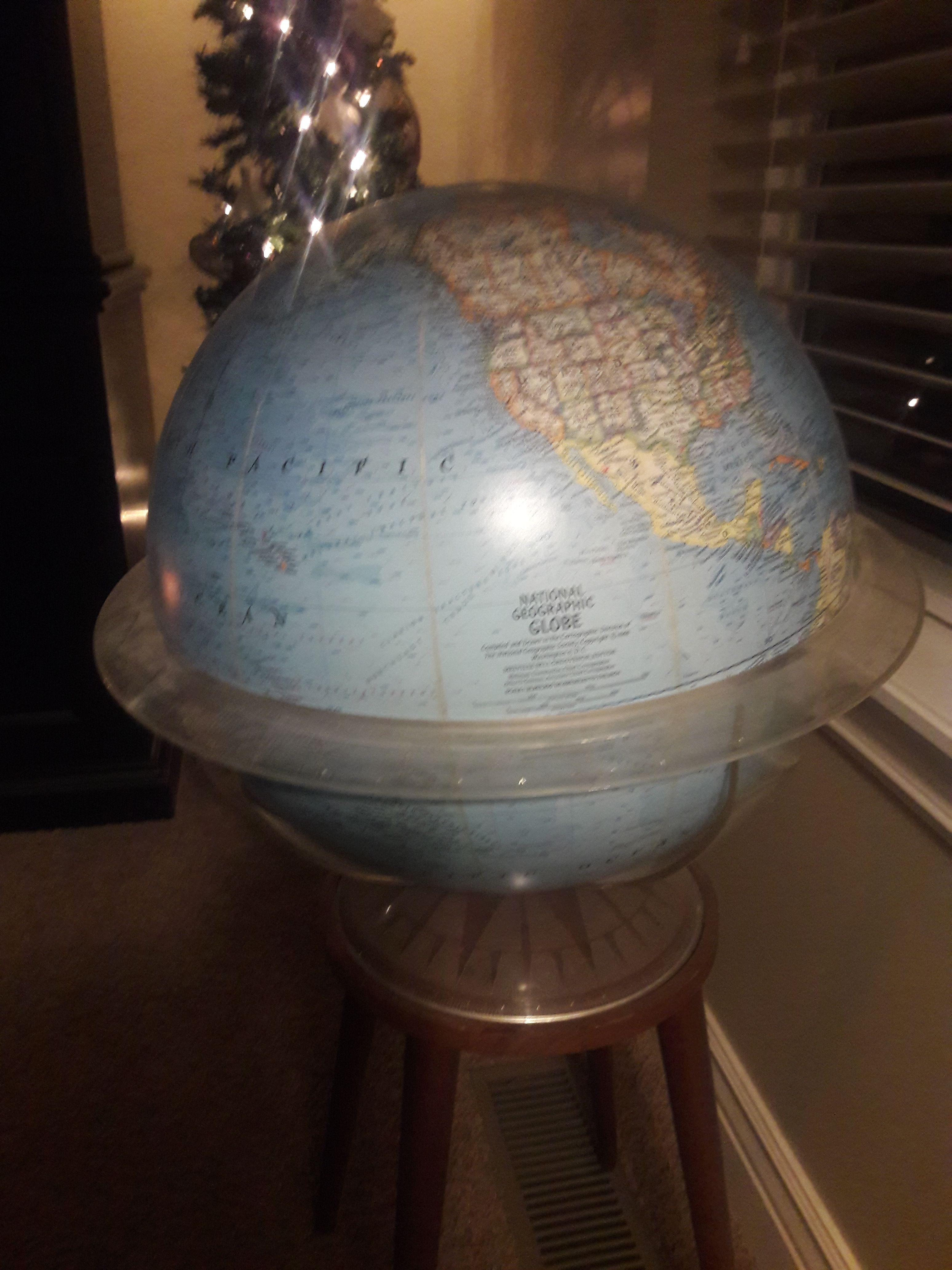 National Geographic Amazing Lighted Globe.