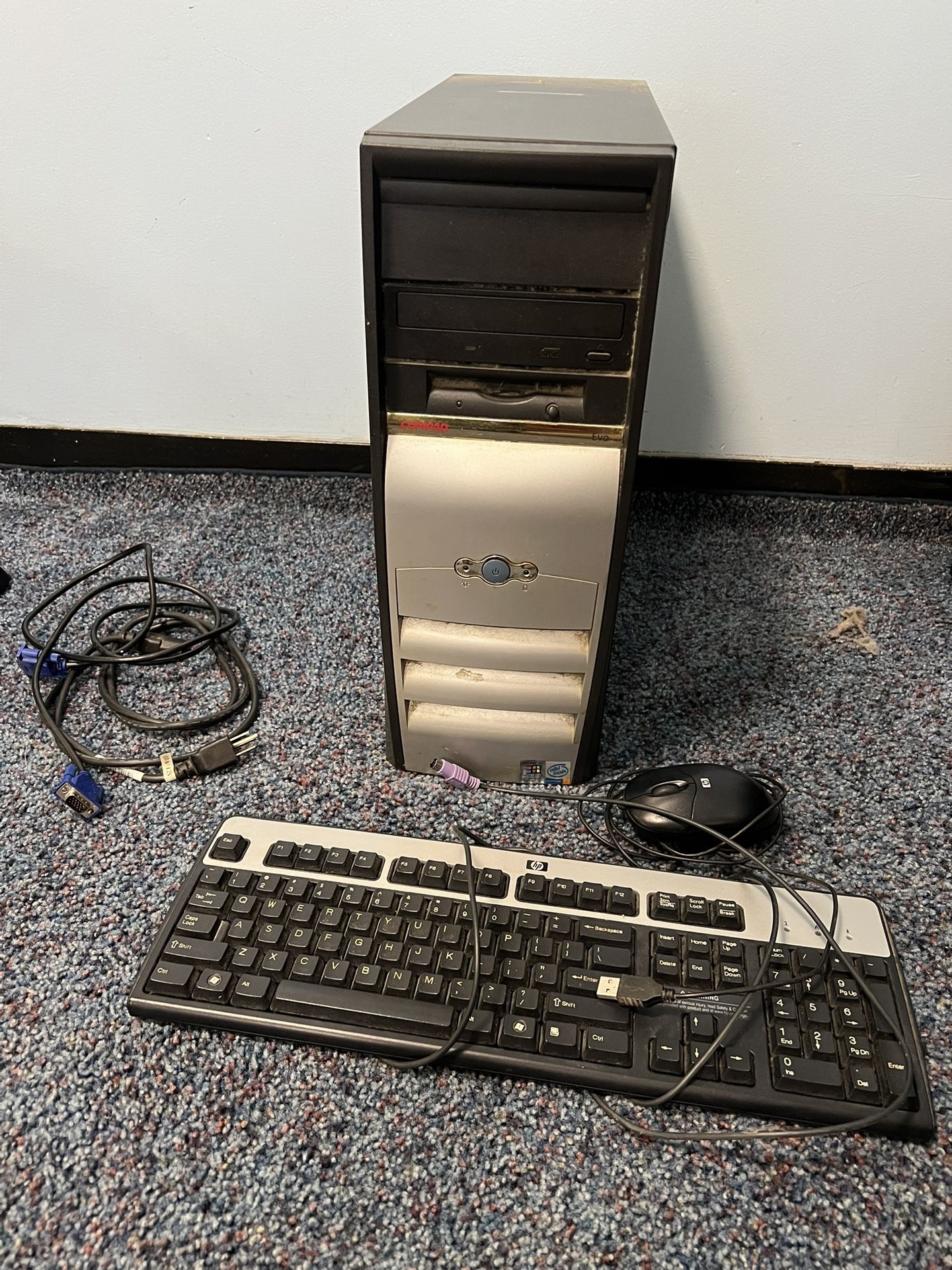 Early 2000s Windows Compaq Evo Desktop