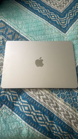 MacBook Air M4 2025