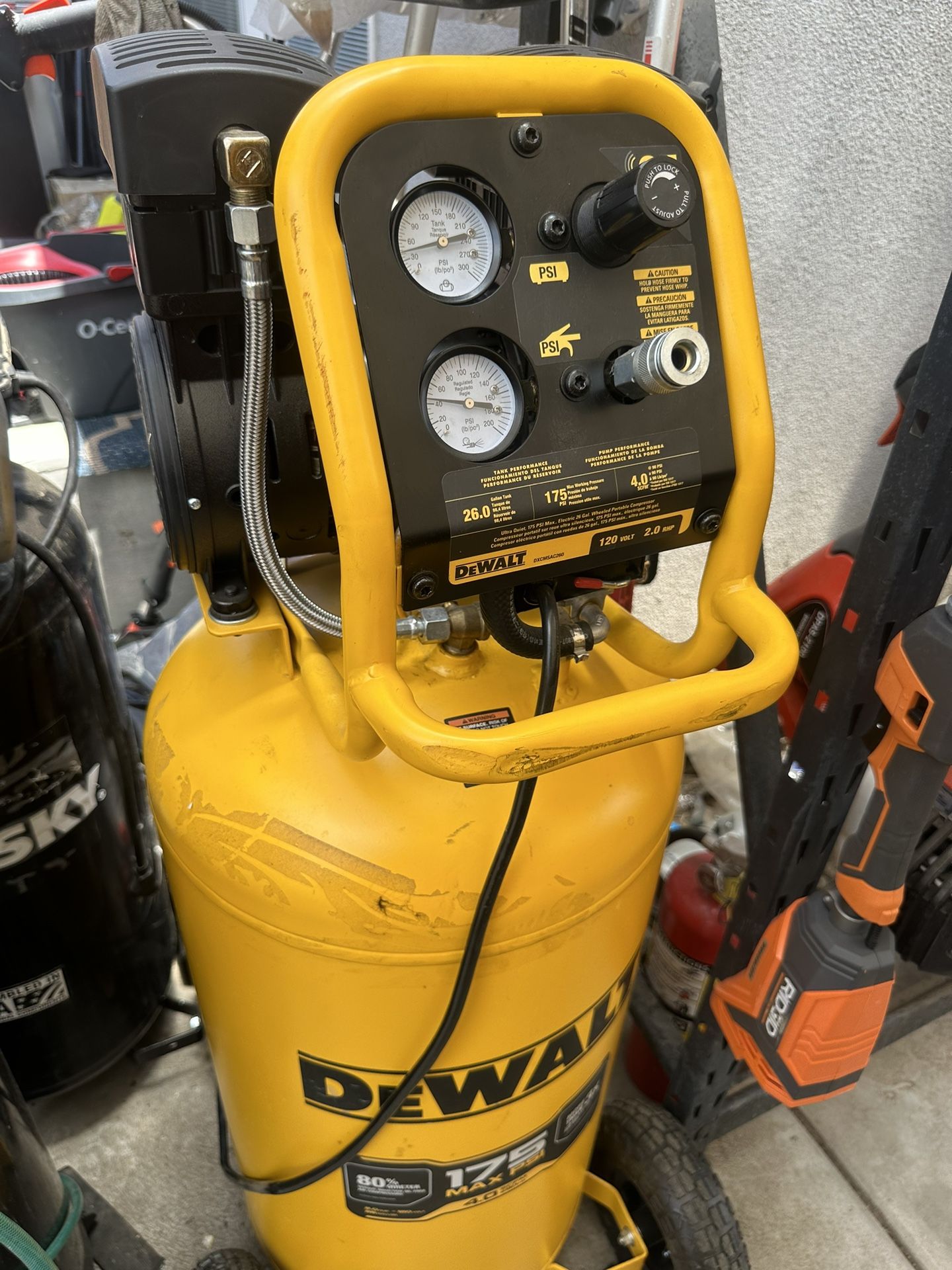 Compresor Dewalt 26 Gal