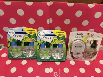 FEBREZE PLUG BUNDLE.