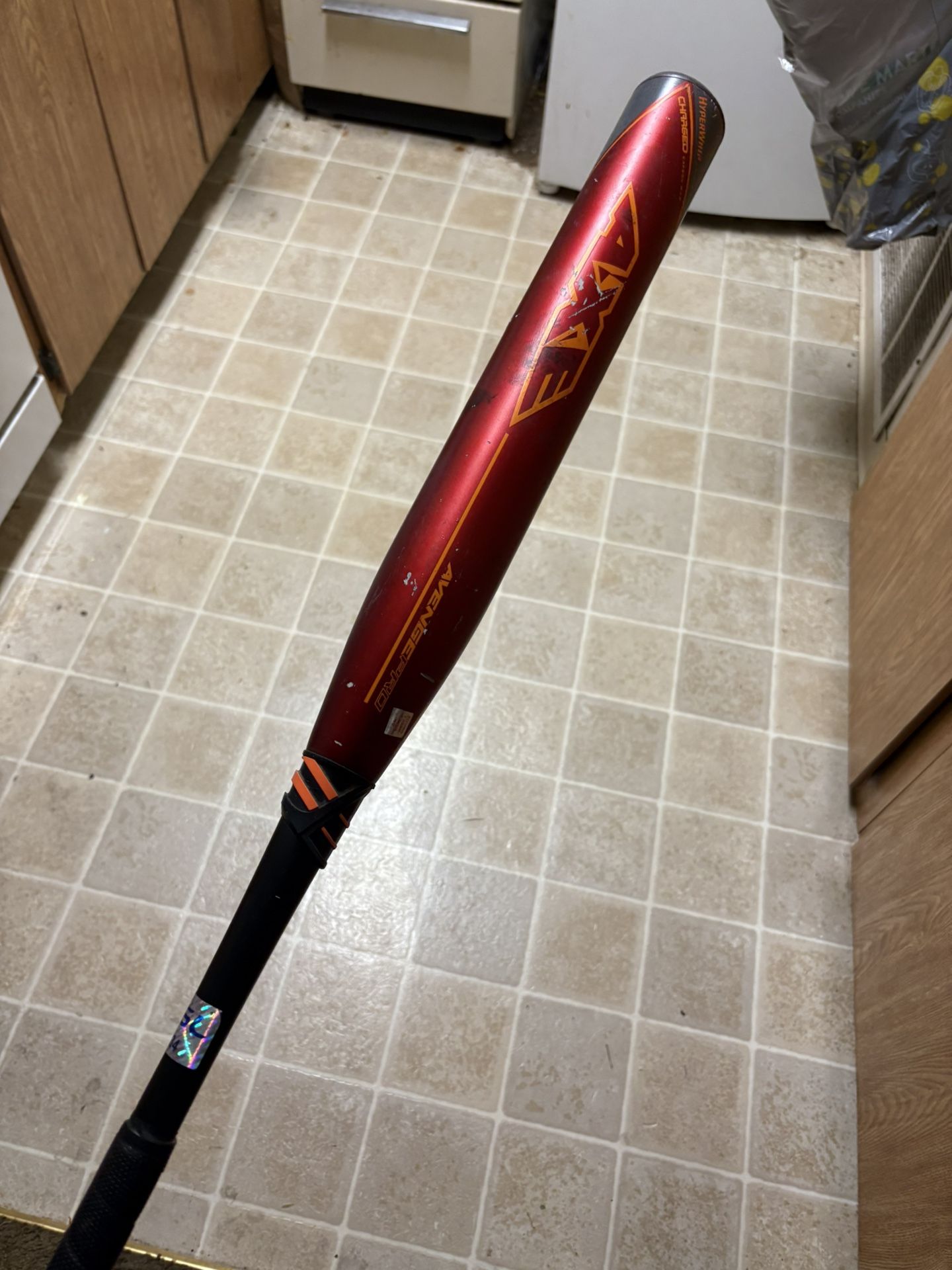 AXE Avenger slowpitch bat