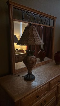 Wicker table lamp