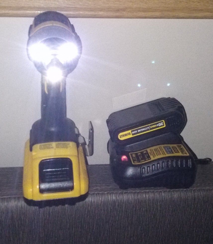 DeWalt 20v Impact,2 Battery,Charger