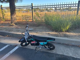 Electric razor dirt bike