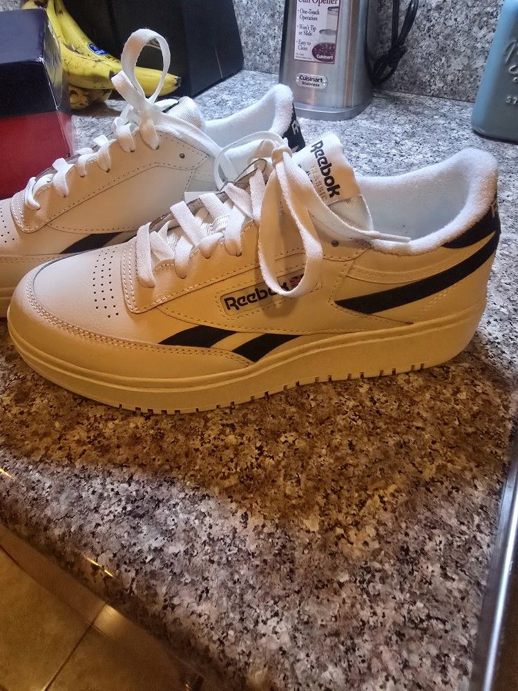 Women's Reebok Club C Double Revenge Sneaker Size 9.5