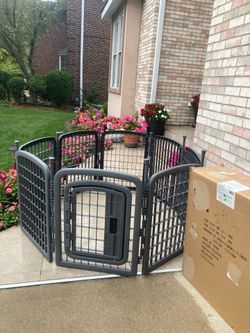 New plastic gate