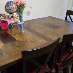 Table with 4 Chairs