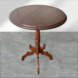 Round Victorian Side Table - 20x26 