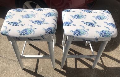 Beachy bar stools