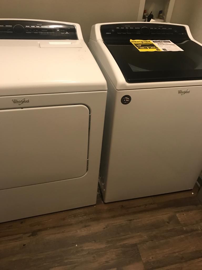 Whirlpool cabrio washer and dryer. Capacity : 4.8 cubic feet. Model : WTW7300D