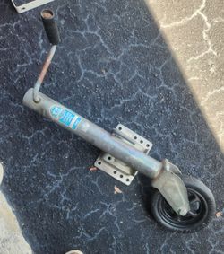 Trailer tongue jack