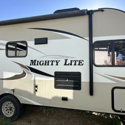 Travel Trailer 2017