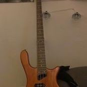 washburn T14 bass 