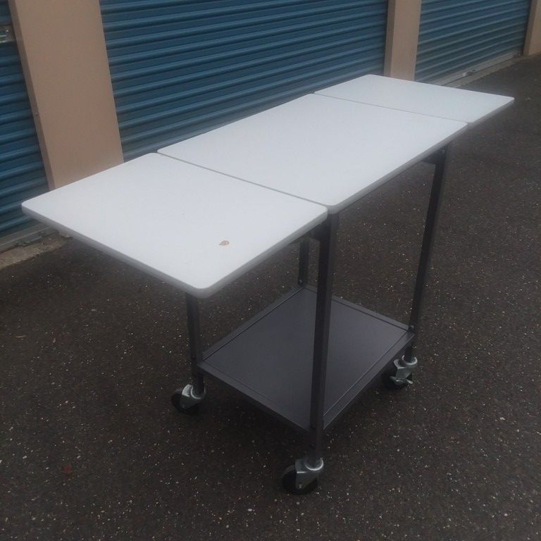 Mobile Shirt Folding Table