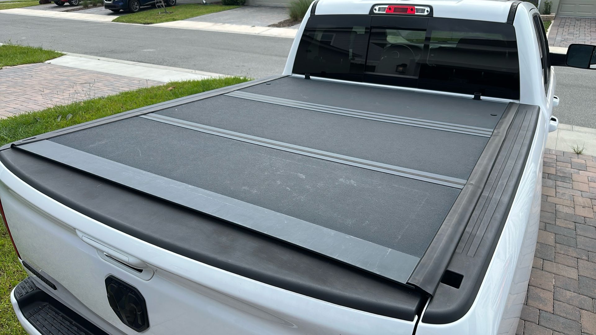 Hard Folding Bed Cover Ram 1500 6.4’
