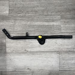 2017 -2025 CHRYSLER PACÍFICA FRONT RIGHT STRUT TOWER BRACE BRACKET OEM (contact info removed)6AD