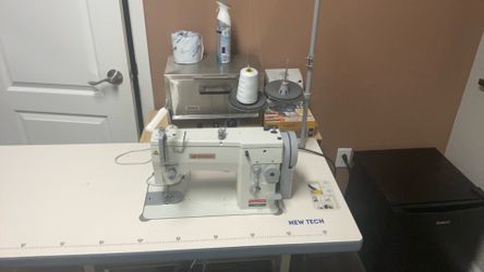 Singer Sewing Machine 20U83 Like New