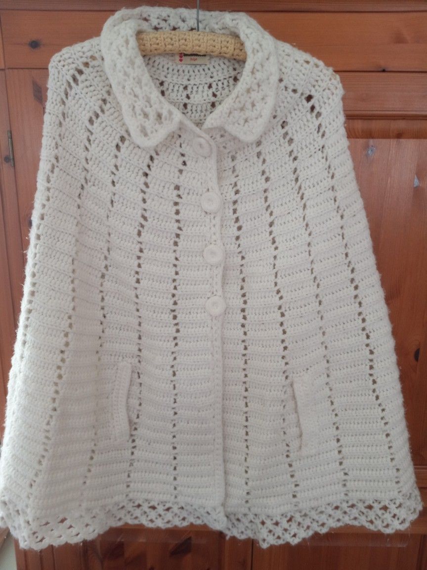 60s 70s hand-crochet poncho, One size