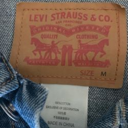 Women’s Size M Levi’s Jacket 